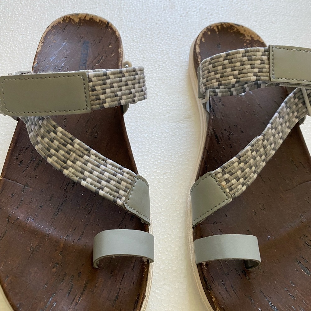 Super cute gray  Merrill sandals size M.